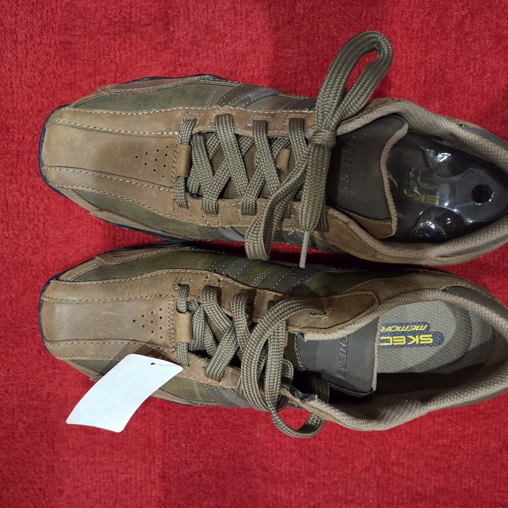 NEW Men's Sketchers Memory Foam Shoes